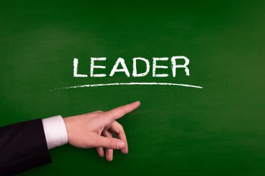 Lider işaret eden işadamı