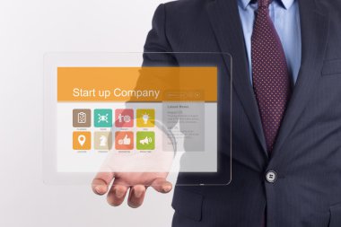 Şeffaf tutan işadamı tablet pc