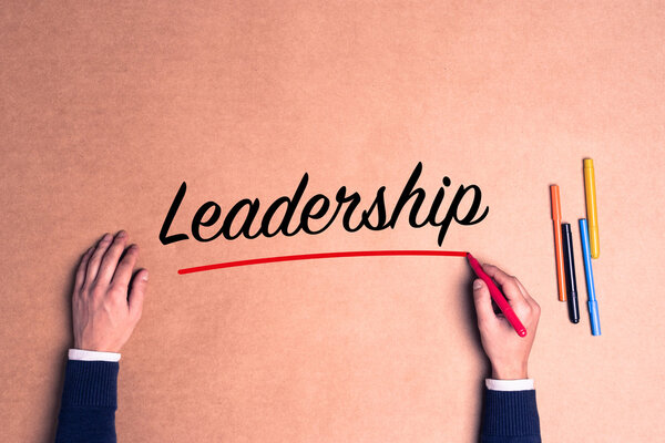 Текст от руки на бумаге
