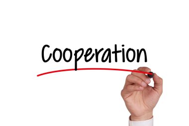 İnsan eli beyaz tahta üzerinde yazma