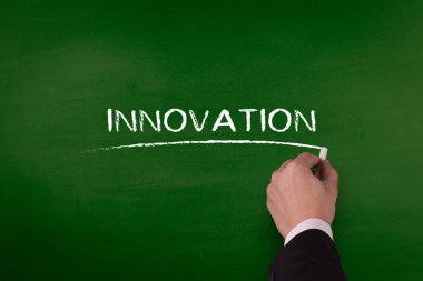 tahtaya el tarafından yazılmış kelime