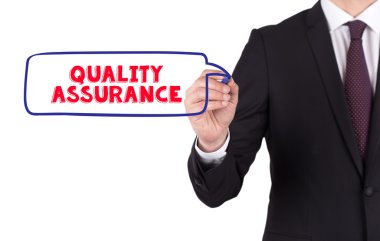 Beyaz tahtada yazılı iş adamı