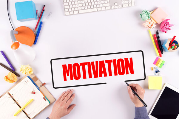 Бизнесмен пишет речевой пузырь
