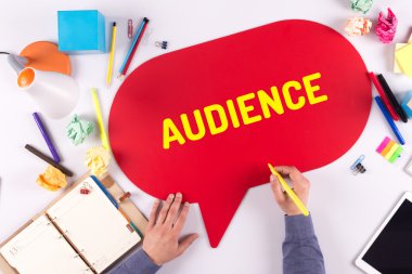 Konuşma balonu yazma işadamı