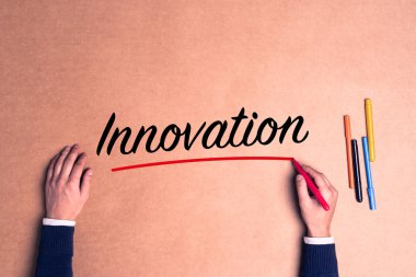 Kağıt üzerinde el yazma metin