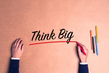 Kağıt üzerinde el yazma metin