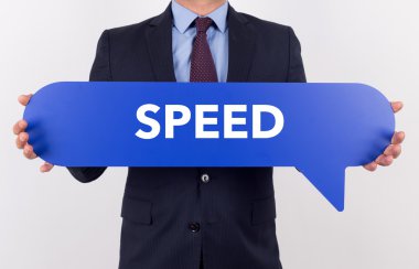 konuşma balonu tutan işadamı