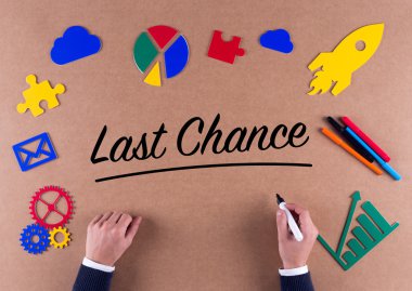 Erkek elleriyle işaret ve renkli simgeler