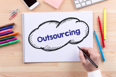 not defterinde yazıyor adam