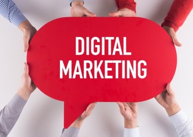 Grup insanlar iletinin konuşuyor