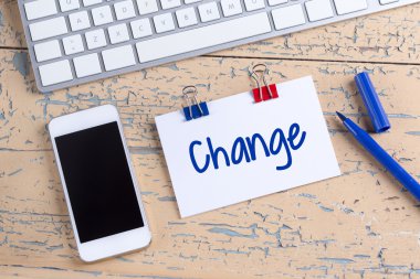 Cep telefonu ve kağıt Not