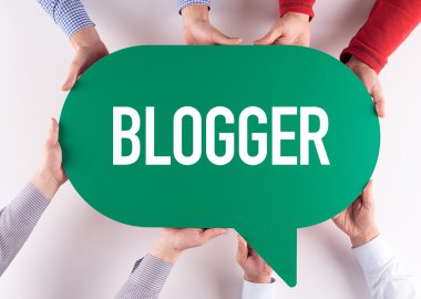 Grup insanlar iletinin konuşuyor