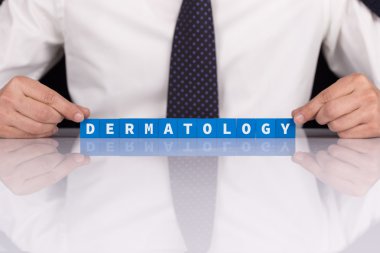 Holding adam oluşturan metin blokları