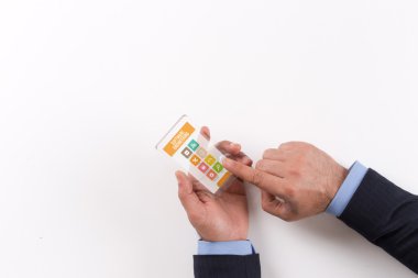 İşadamı holding şeffaf smartphone