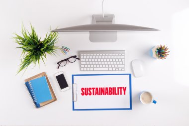 Ofis Masası evrak ve diğer nesnelerle