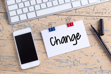 Cep telefonu ve kağıt Not