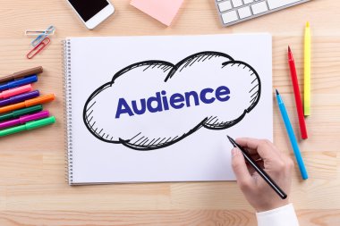 not defterinde yazıyor adam