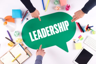 Konuşma balonu holding iş adamları