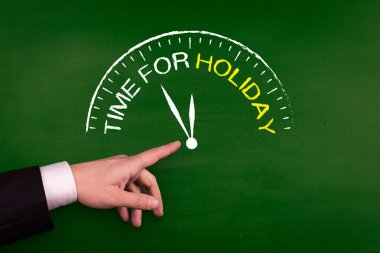 Tahtaya işaret eden işadamı