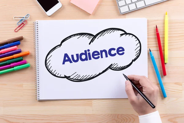 not defterinde yazıyor adam