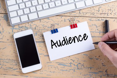 Cep telefonu ve kağıt Not