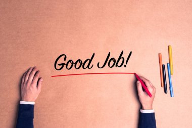 Kağıt üzerinde el yazma metin