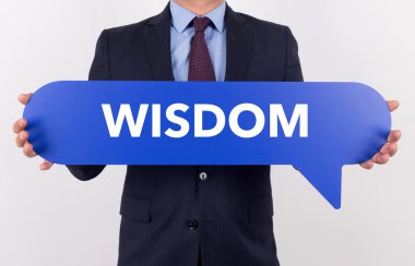 konuşma balonu tutan işadamı