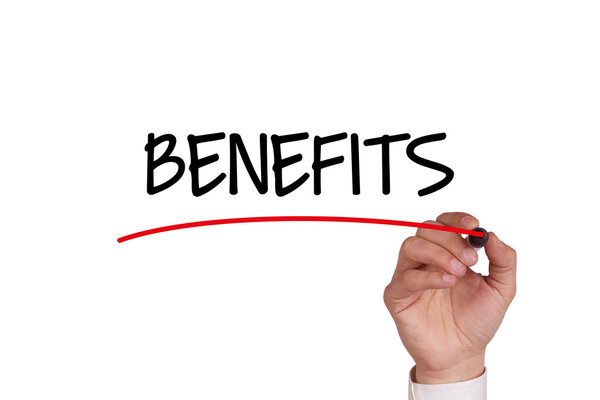 Ручное письмо с черным маркером
