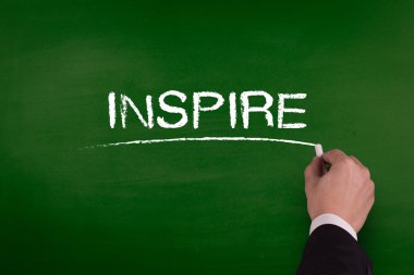 işadamı tahtaya yazma