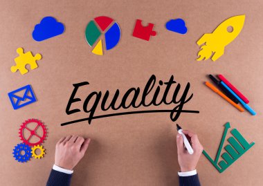 Erkek elleriyle işaret ve renkli simgeler