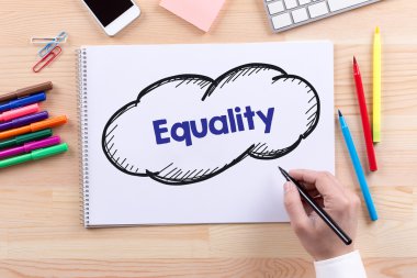 not defterinde yazıyor adam