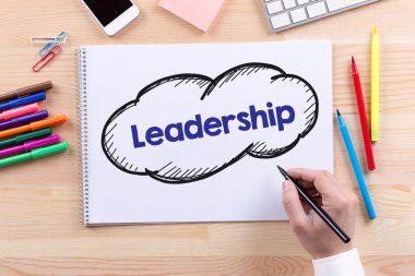 not defterinde yazıyor adam