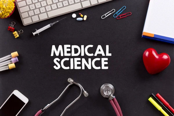 Gesundheitskonzept mit medizinischen Objekten und Schildern — Stockfoto