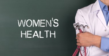 Doktor ayakta ön yazı tahtası