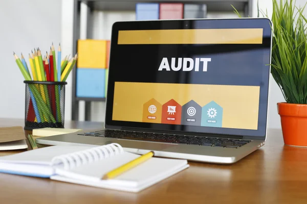 Audit teks di layar — Stok Foto