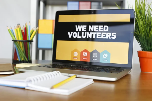 Avem nevoie de voluntari text — Fotografie, imagine de stoc