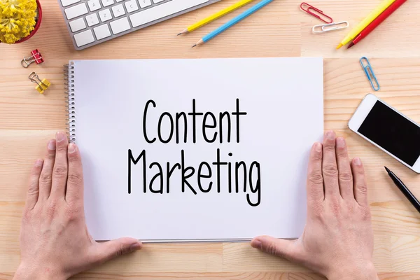 Content Marketing text på papper — Stockfoto