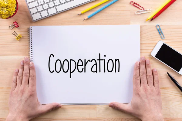 Cooperación Concepto texto sobre papel —  Fotos de Stock