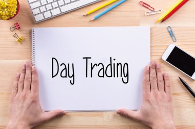 çerçeve tutan eller