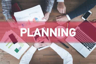 İş ekibi birlikte çalışıyor.