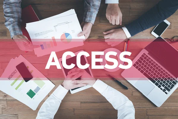 İş ekibi birlikte çalışıyor.