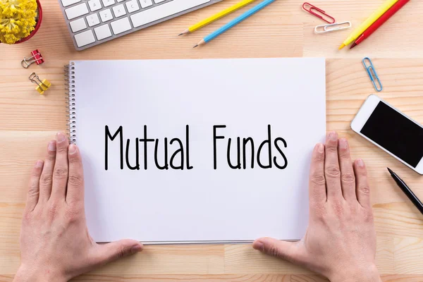 Texto dos fundos mutualistas em papel — Fotografia de Stock