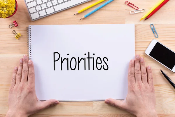 Kağıt üzerinde öncelikleri metin