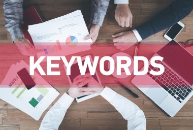 İş ekibi birlikte çalışıyor.