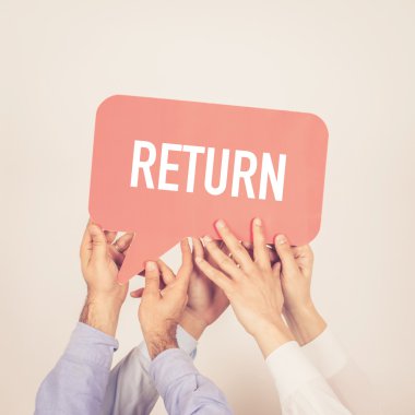 tutan kişi konuşma balonu yazılı