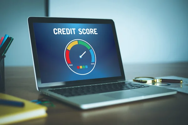 Dator med kreditansökan poäng — Stockfoto