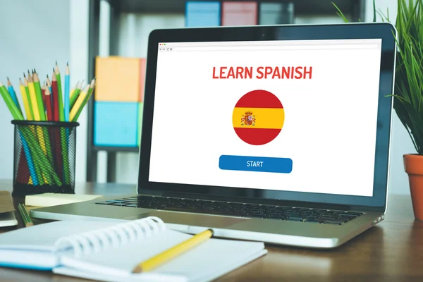 Aprender texto em espanhol na tela — Fotografia de Stock