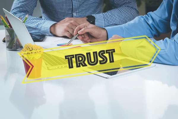 Businesspeople working together on desk — Stock Photo, Image