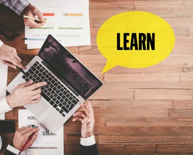 Ofiste çalışan iş ekibi.