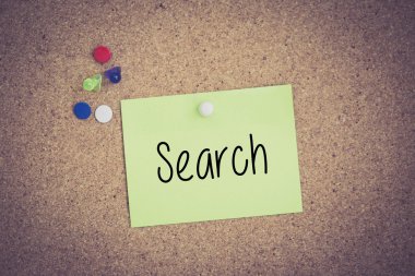 Yapışkan Not Pinboard üzerinde sabitlenmiş